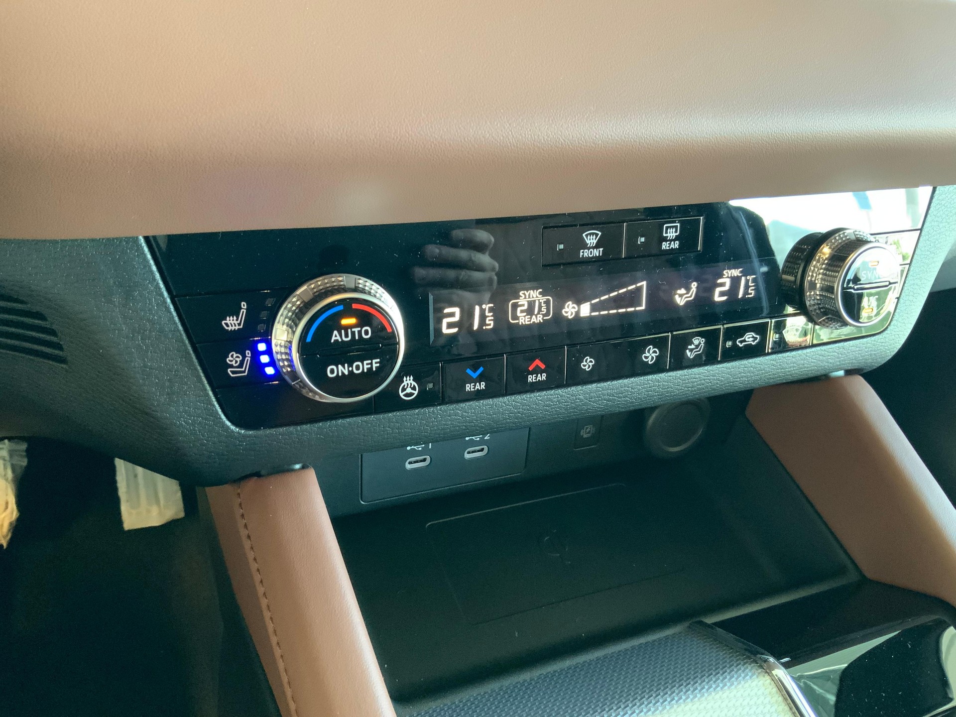 MITSUBISHI Outlander 2.4 PHEV Instyle+ 4x4 - 7