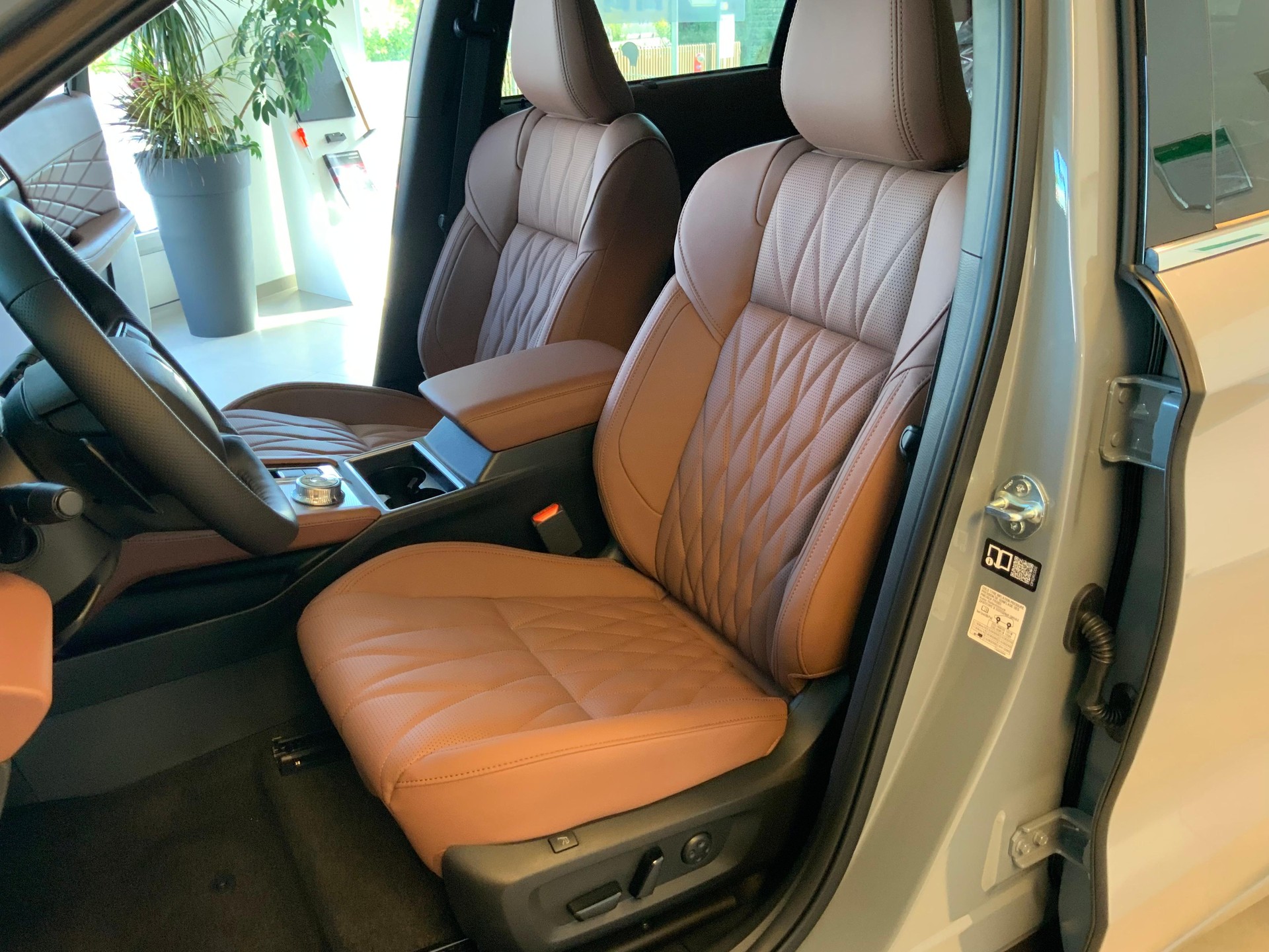 MITSUBISHI Outlander 2.4 PHEV Instyle+ 4x4 - 6