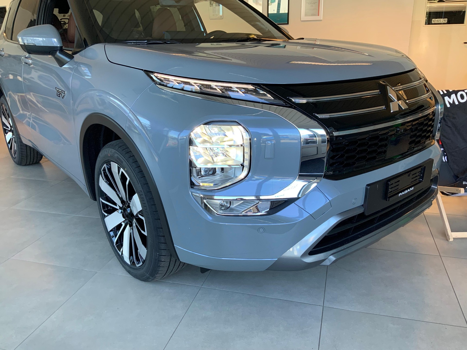 MITSUBISHI Outlander 2.4 PHEV Instyle+ 4x4