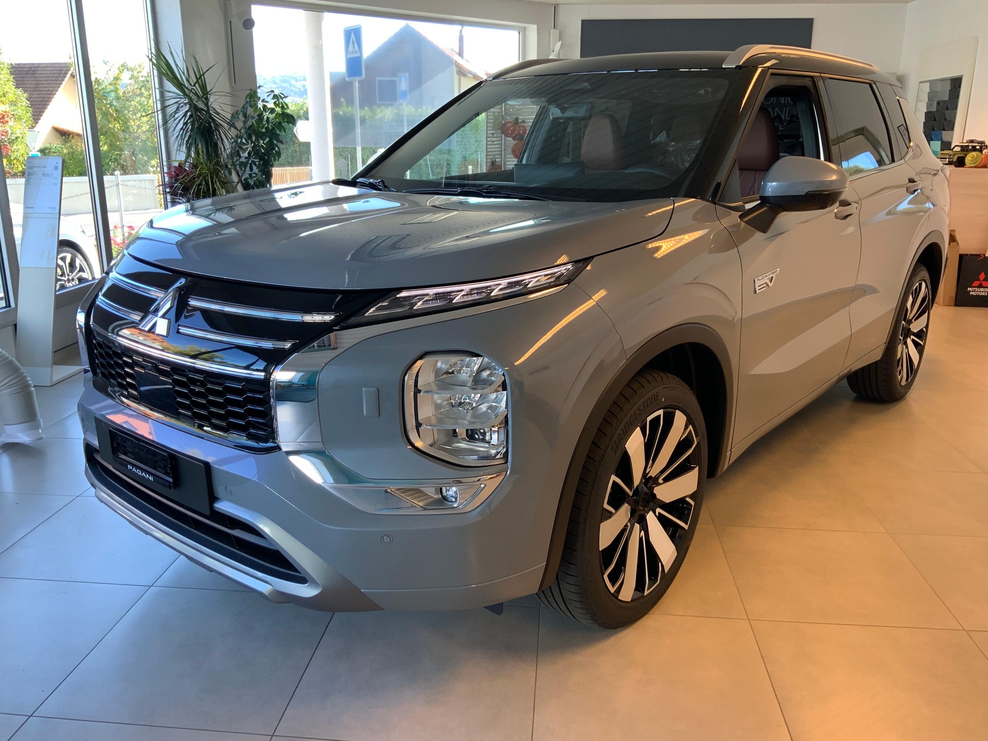 MITSUBISHI Outlander 2.4 PHEV Instyle+ 4x4 - 2