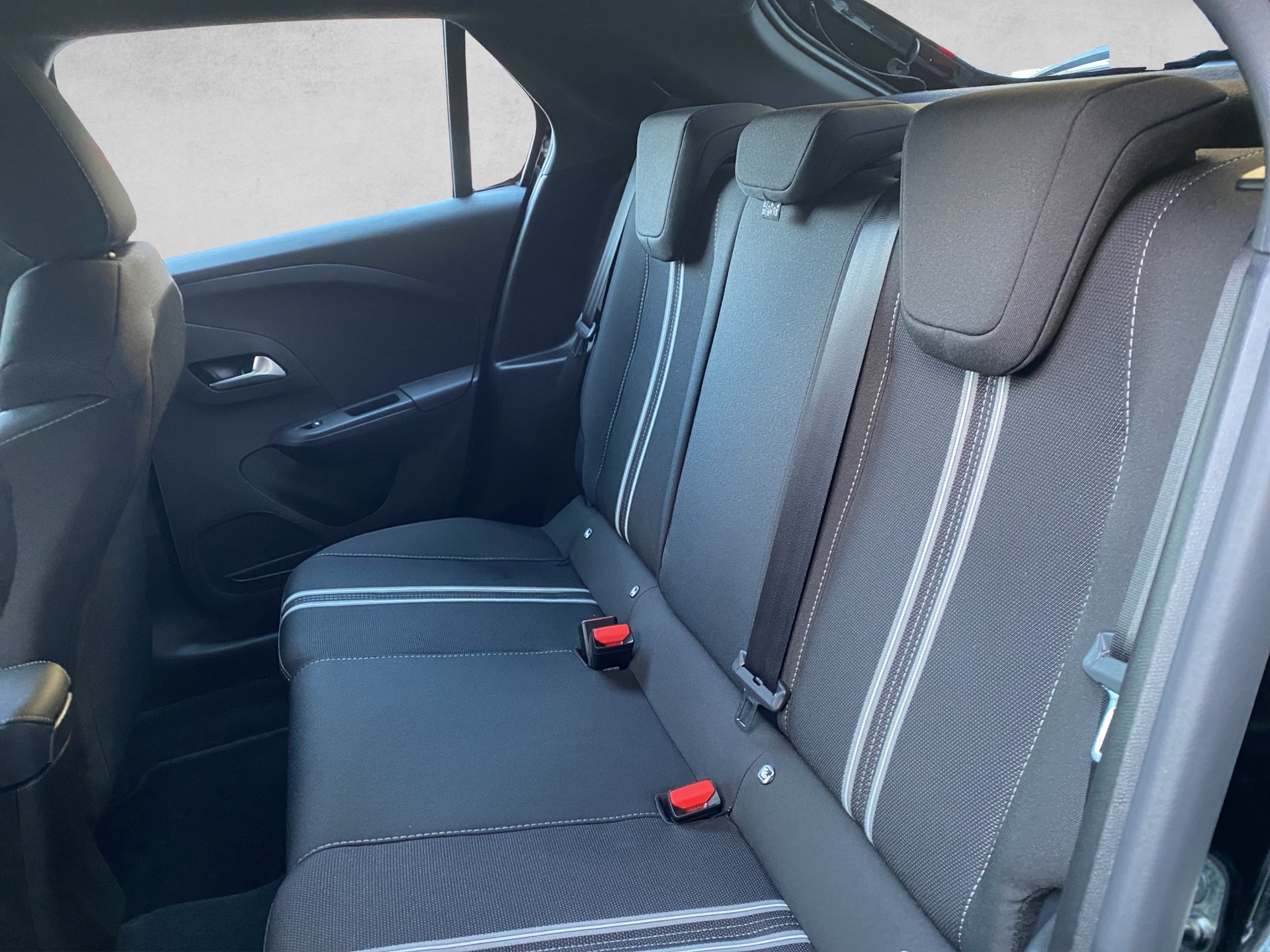 OPEL Corsa 1.2 TP GS A - 18