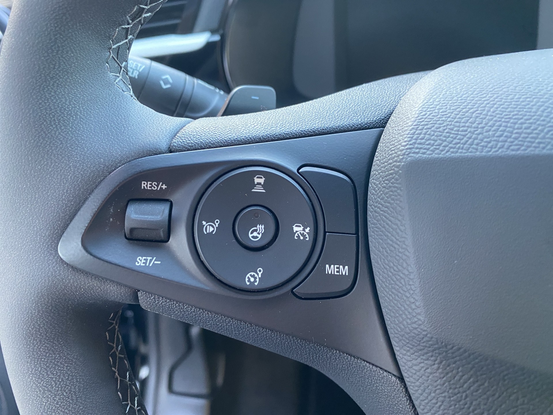 OPEL Corsa 1.2 TP GS A - 12