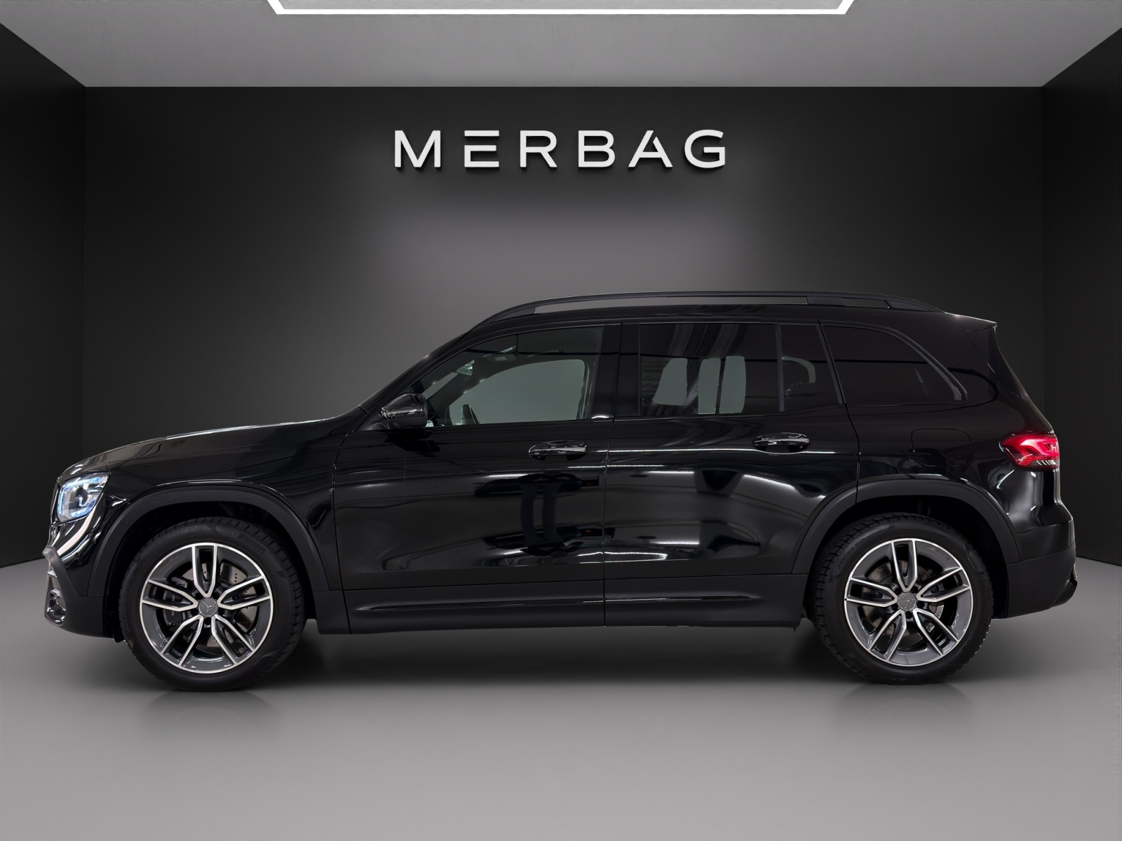 MERCEDES-BENZ GLB 220 d 4Matic AMG Line 8G-Tronic - 3