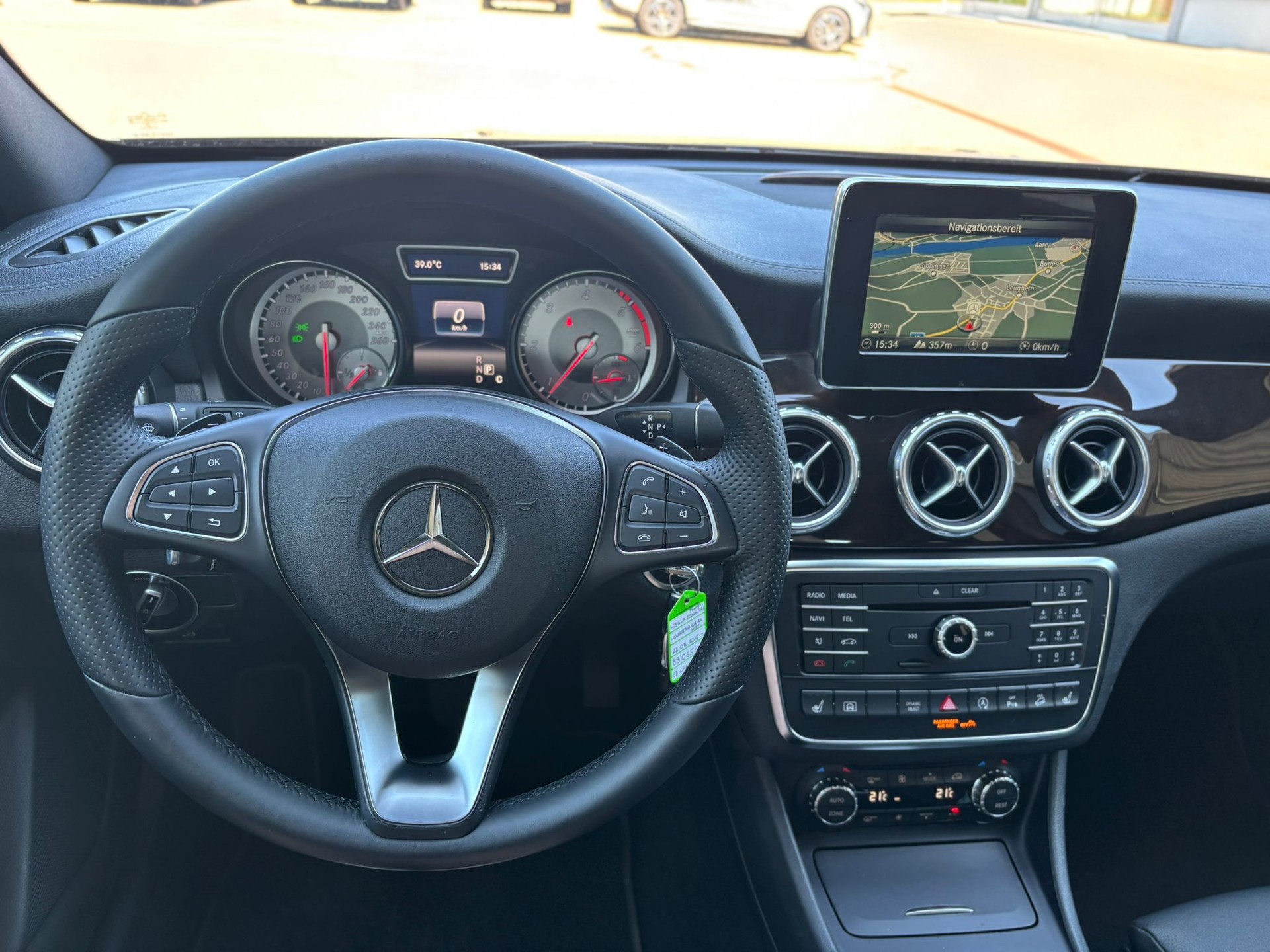 MERCEDES-BENZ GLA 200d Urban 4Matic - 11