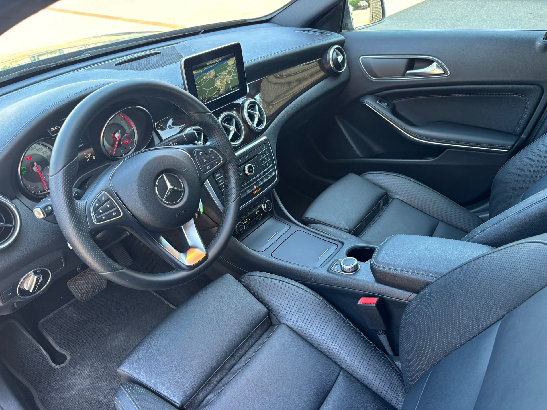 MERCEDES-BENZ GLA 200d Urban 4Matic - 7