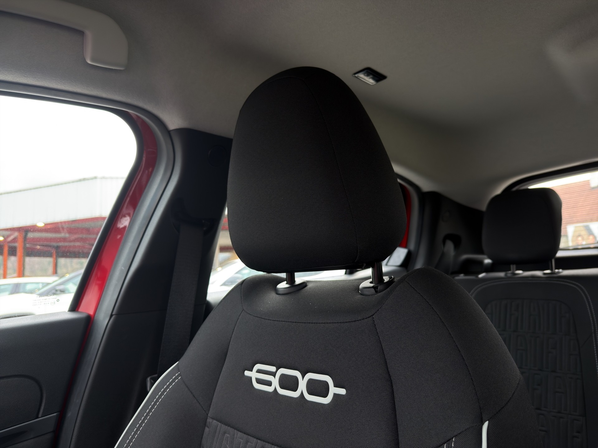 FIAT 600 1.2 Hybrid 145 Cult - 32