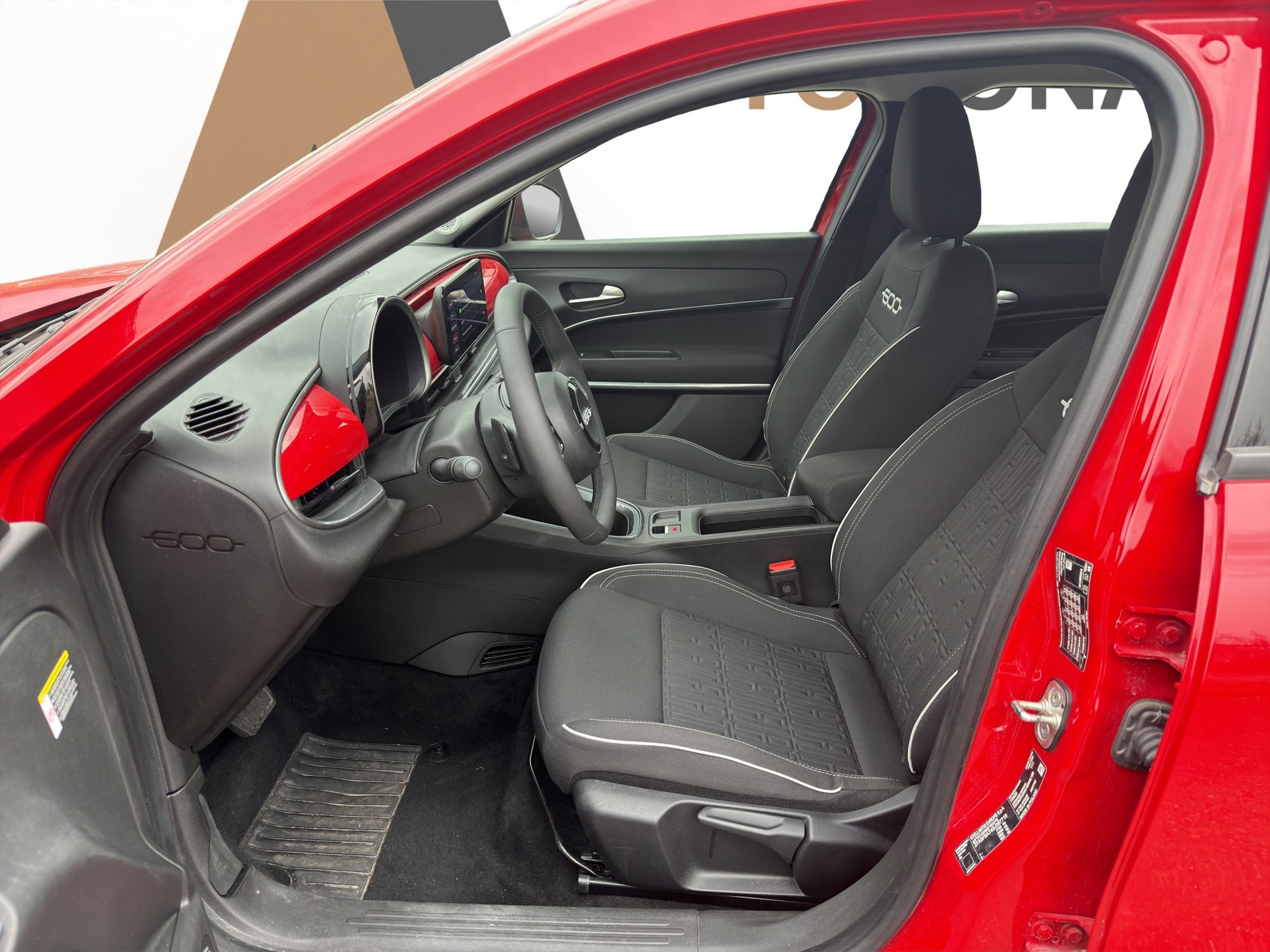 FIAT 600 1.2 Hybrid 145 Cult - 9