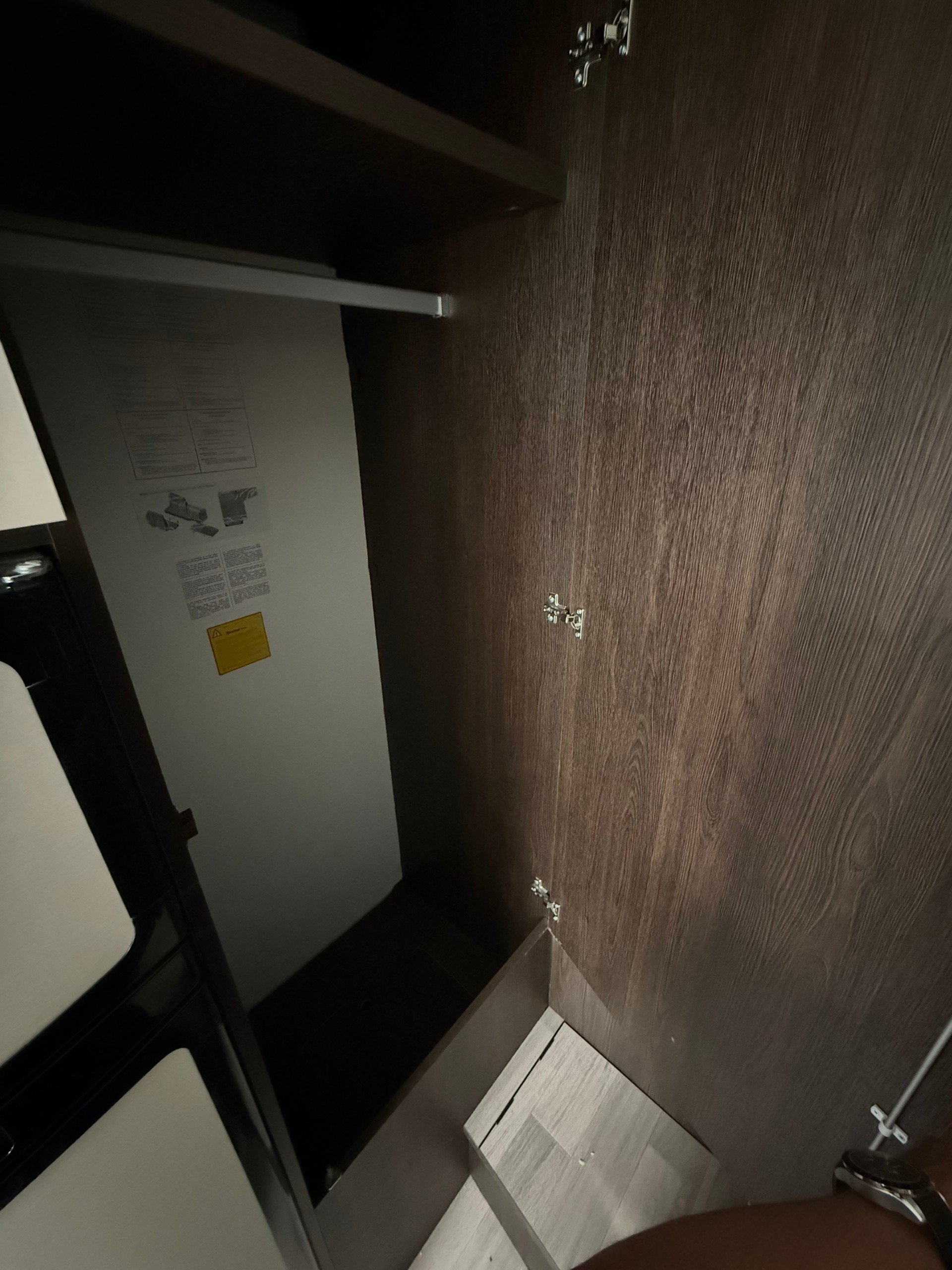 BENIMAR Sport 346 6 places (marquise & panneau solaire) - 8