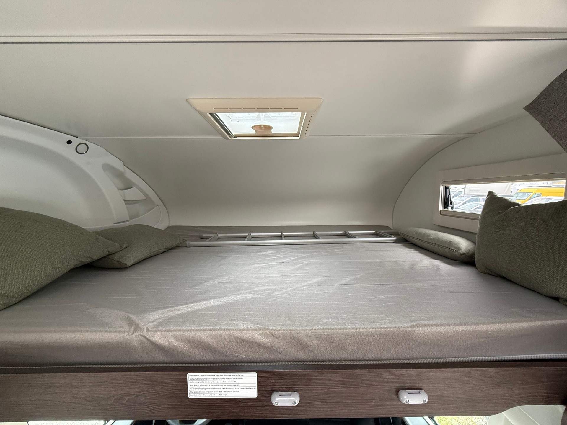 BENIMAR Sport 346 6 places (marquise & panneau solaire) - 12