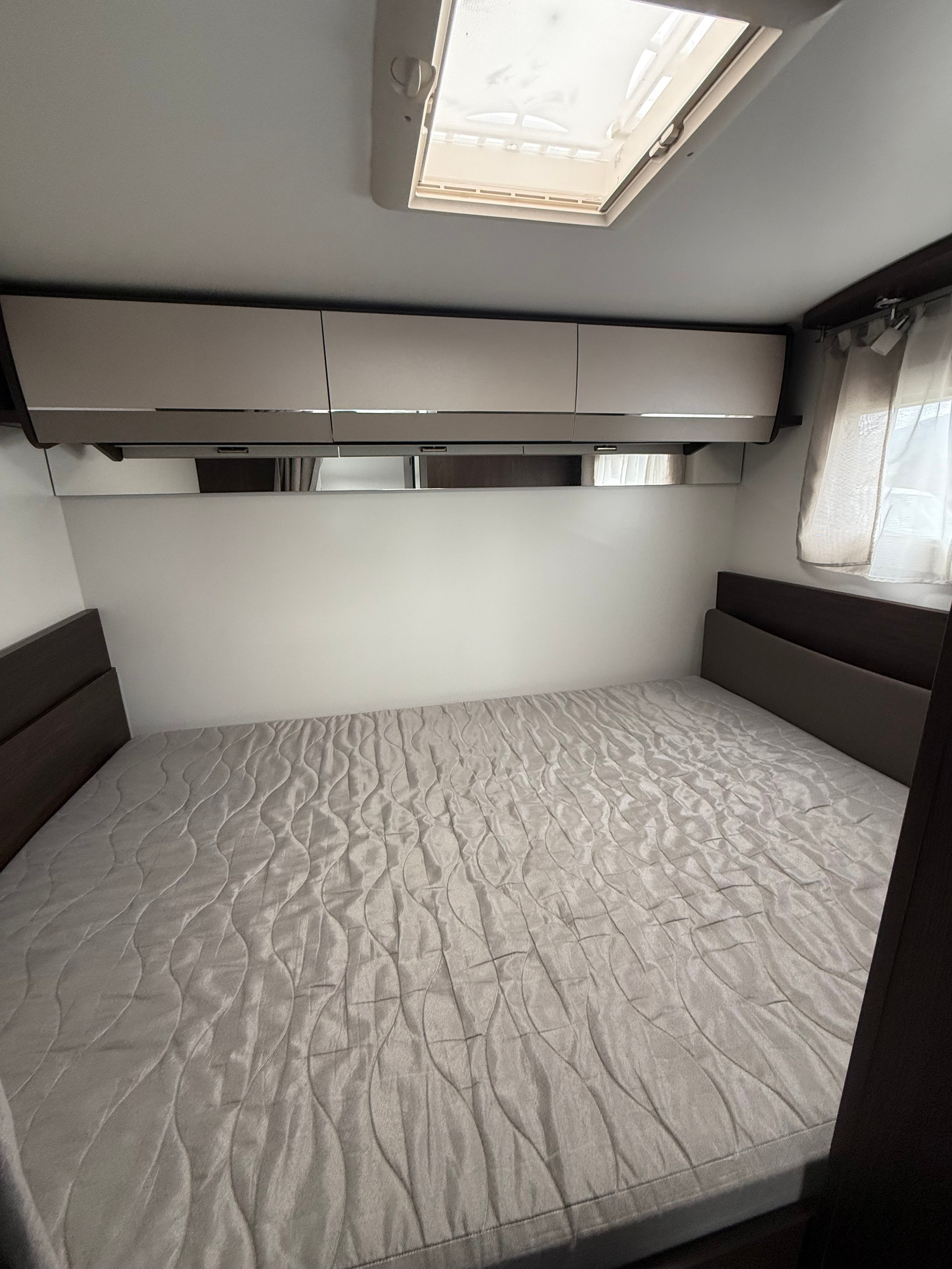 BENIMAR Sport 346 6 places (marquise & panneau solaire) - 10