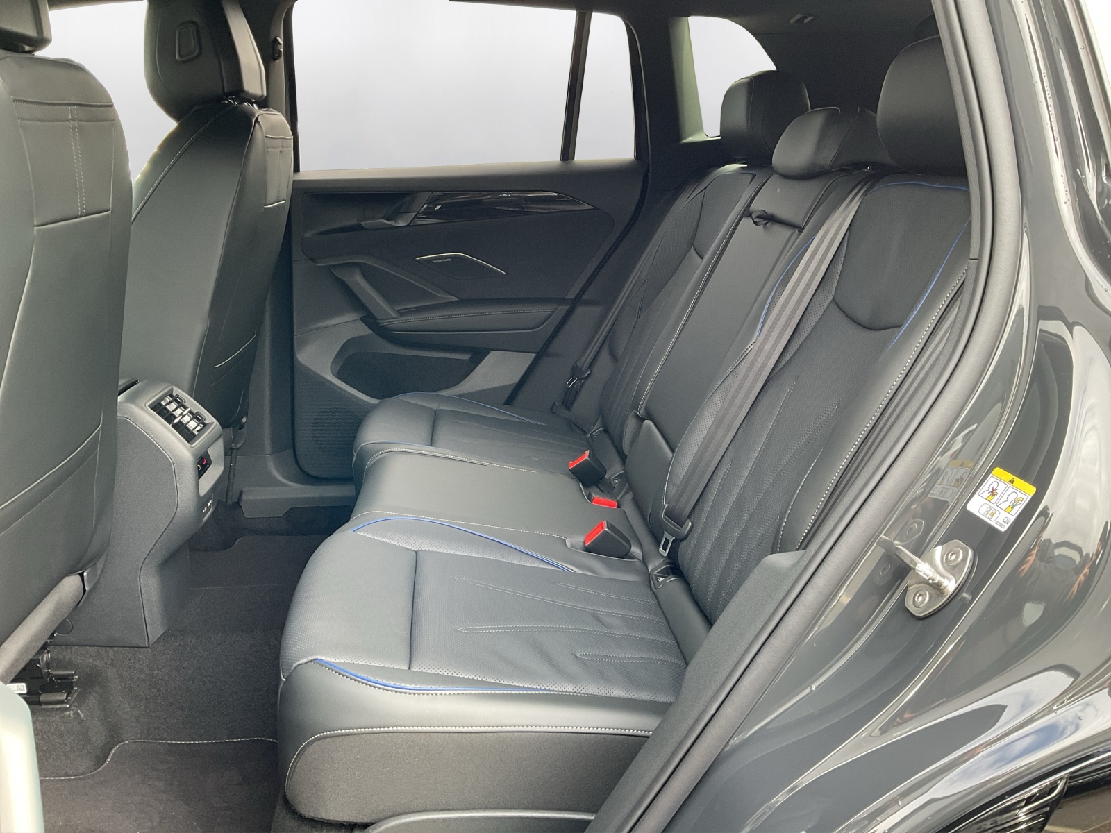 VW Tiguan 2.0 TSI DSG R-Line 4Motion - 11