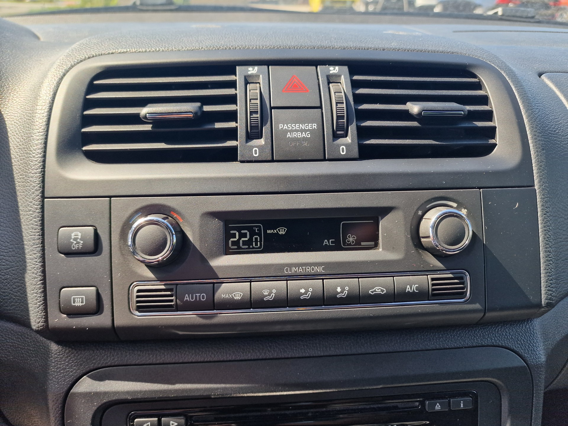 SKODA Fabia 1.2 TSI Monte Carlo 12Mt Gara MFK Neu - 18