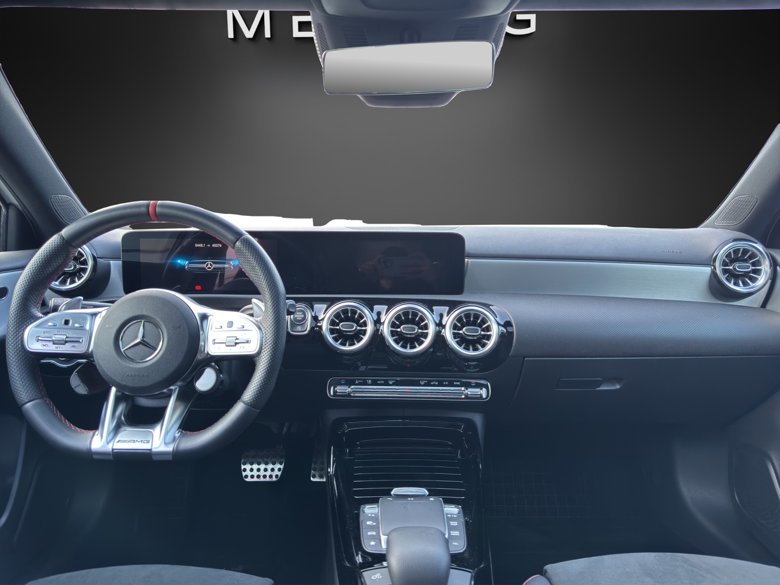 MERCEDES-BENZ A 35 AMG 4Matic - 11