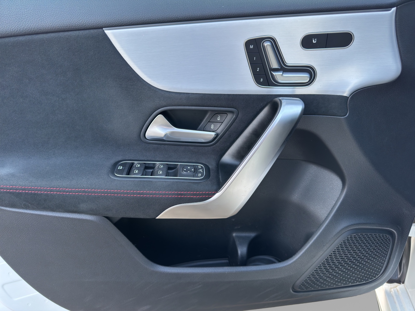 MERCEDES-BENZ A 35 AMG 4Matic - 13