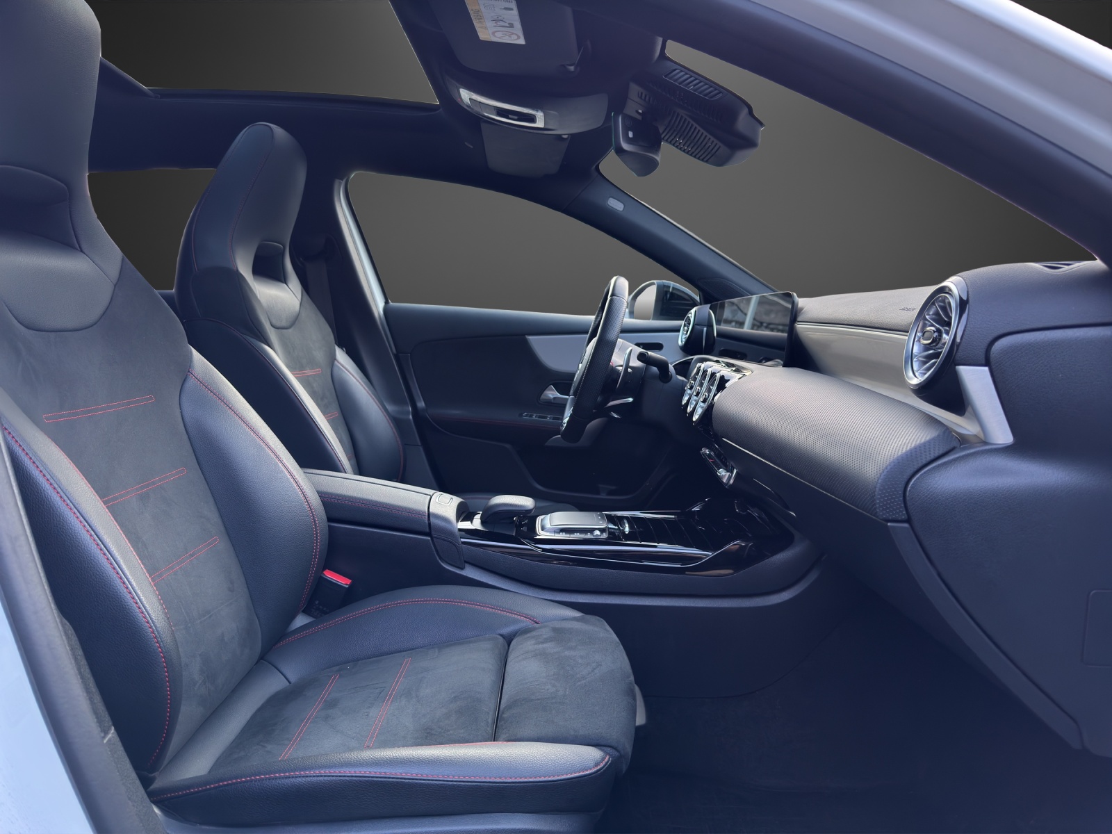 MERCEDES-BENZ A 35 AMG 4Matic - 12