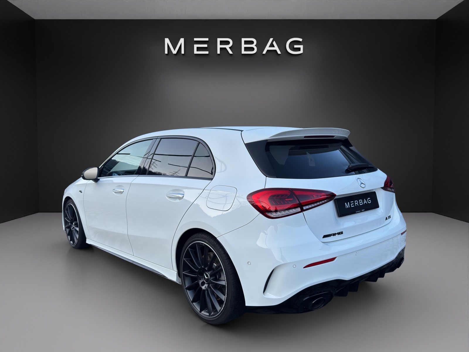 MERCEDES-BENZ A 35 AMG 4Matic - 3