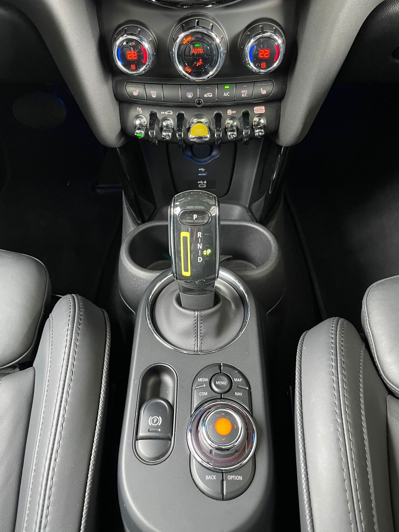 MINI Mini F56 Cooper SE-15