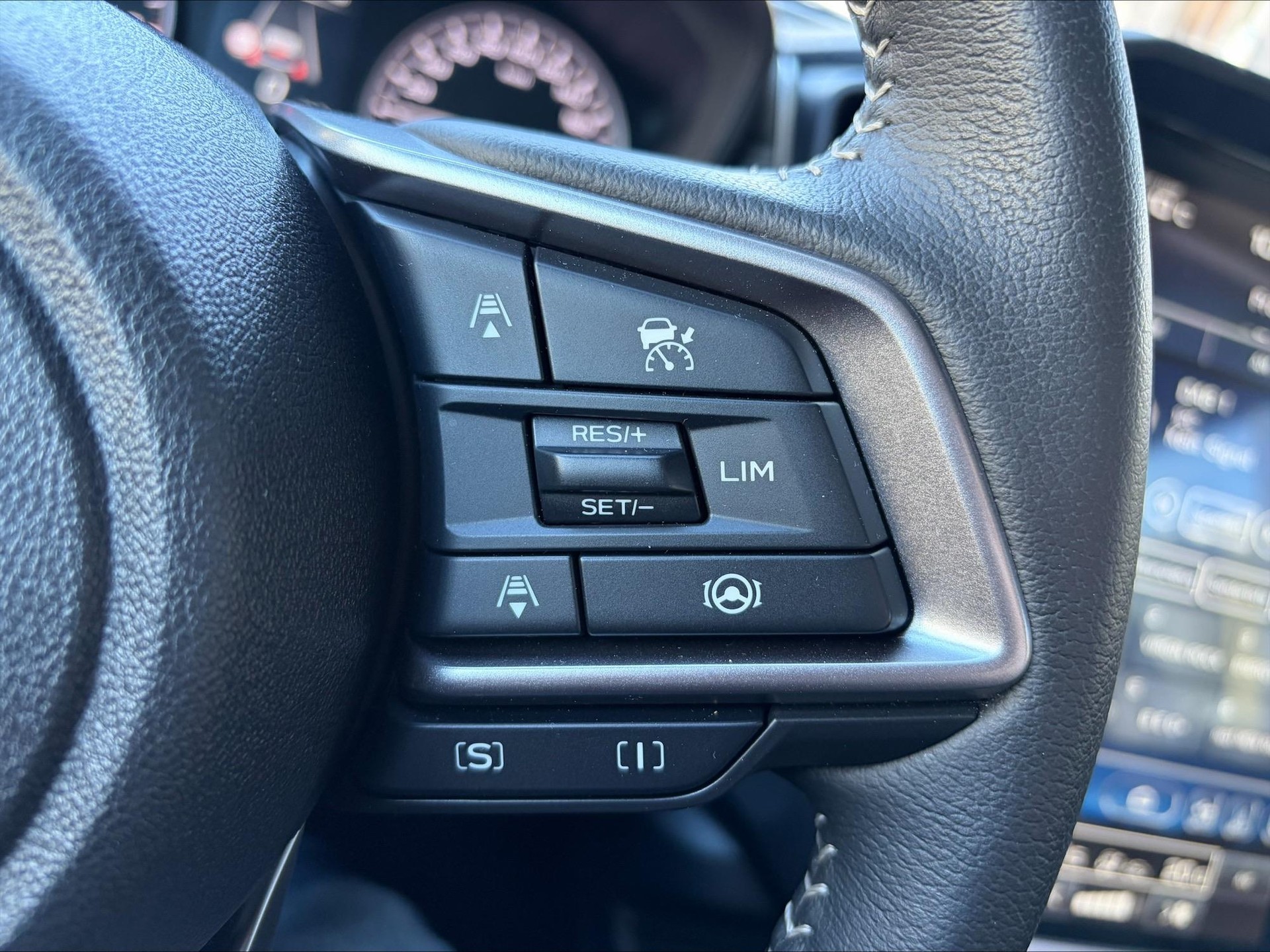 SUBARU Crosstrek 2.0i e-Boxer Swiss Plus - 10