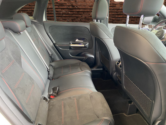 MERCEDES-BENZ GLA 250 e 8G-DCT - 13
