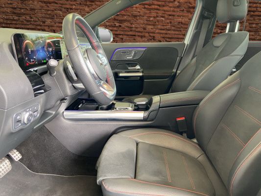 MERCEDES-BENZ GLA 250 e 8G-DCT - 11