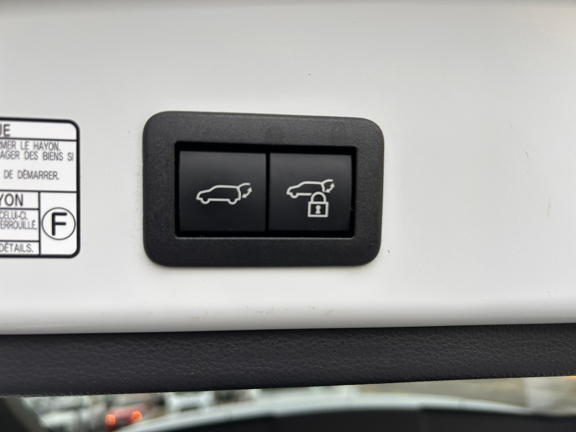 TOYOTA Corolla Cross 2.0 4WD Trend e-CVT - 12