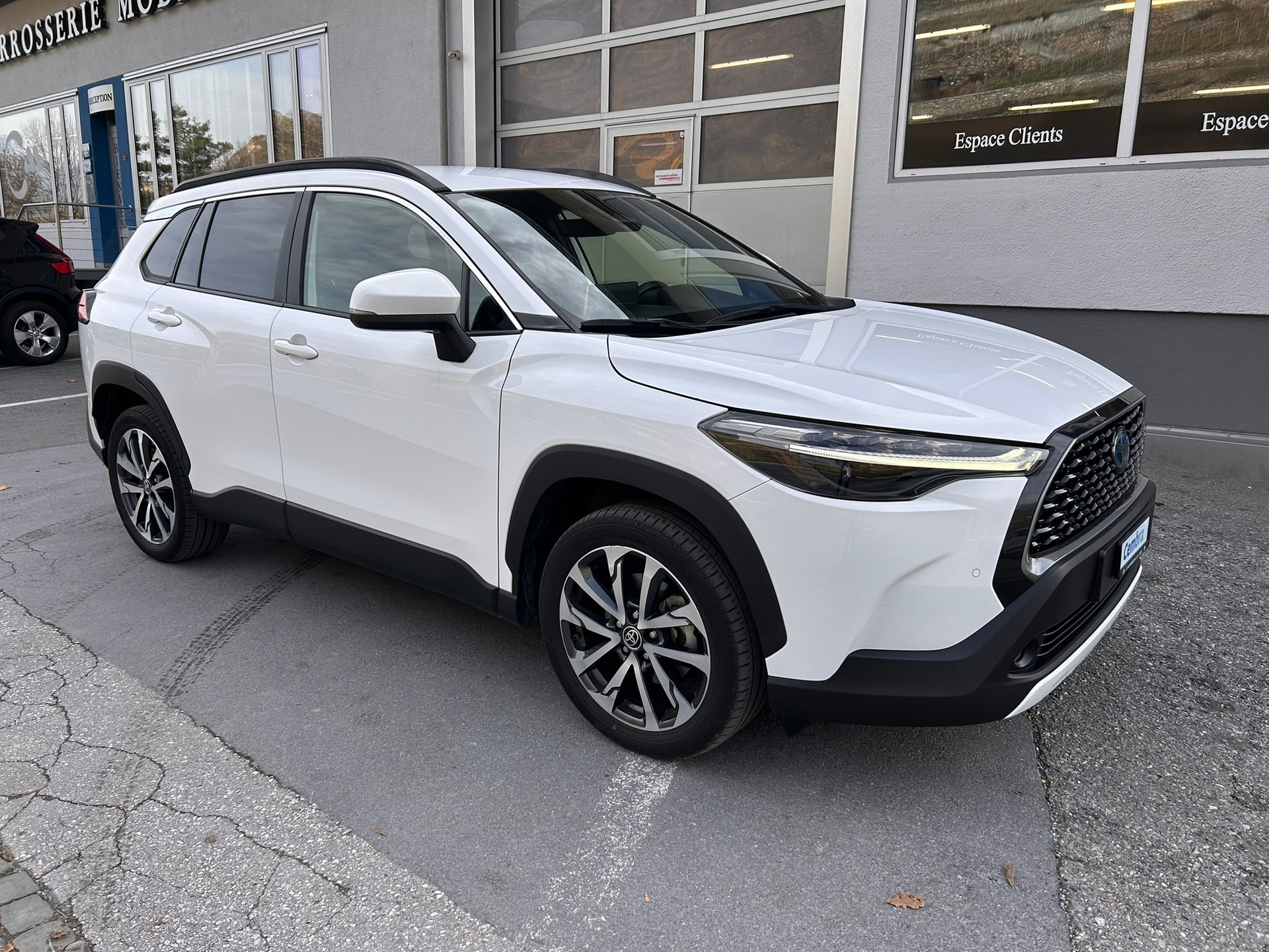 TOYOTA Corolla Cross 2.0 4WD Trend e-CVT - 2