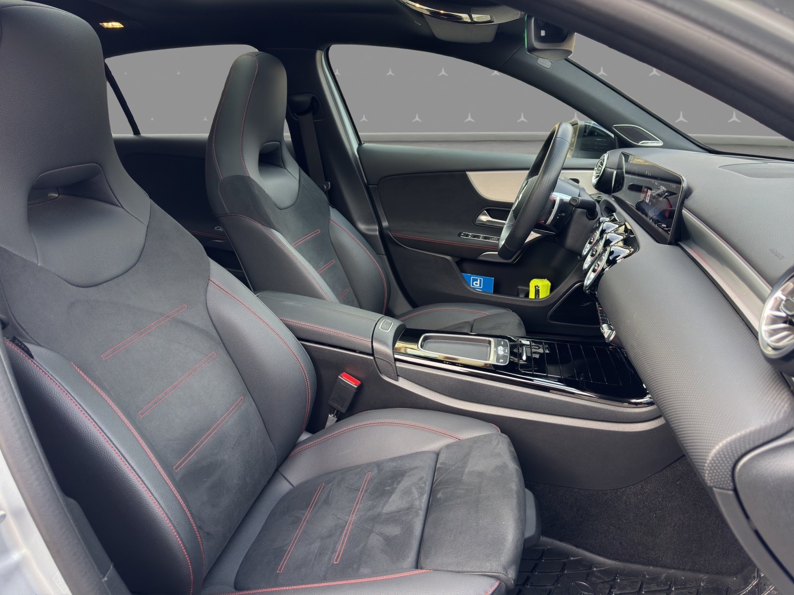 MERCEDES-BENZ A 250 4Matic 8G-DCT - 17