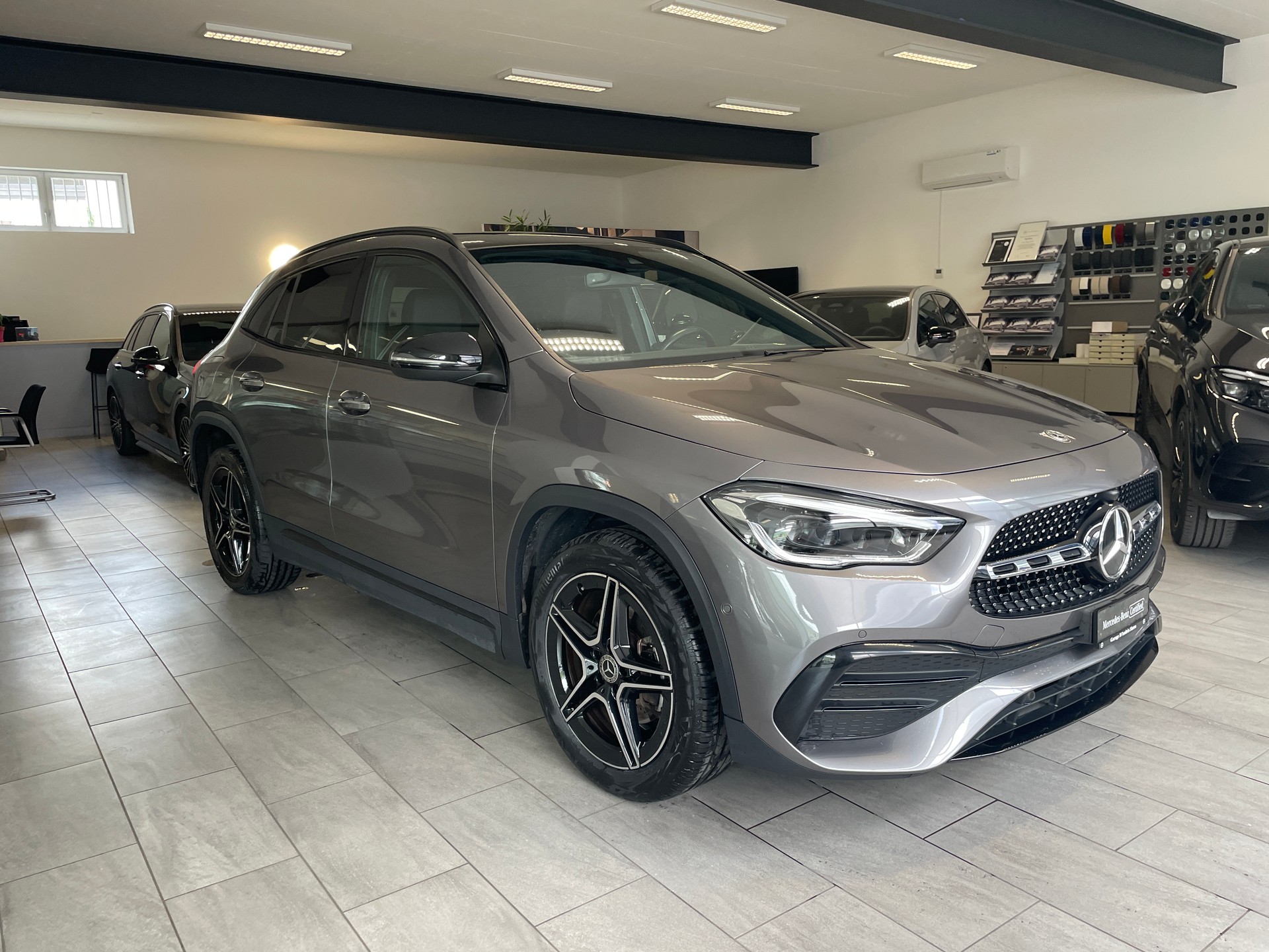 MERCEDES-BENZ GLA 250e AMG Line 8G-DCT - 3