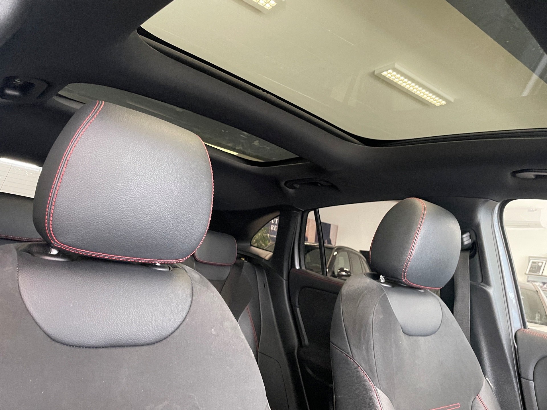 MERCEDES-BENZ GLA 250e AMG Line 8G-DCT - 21