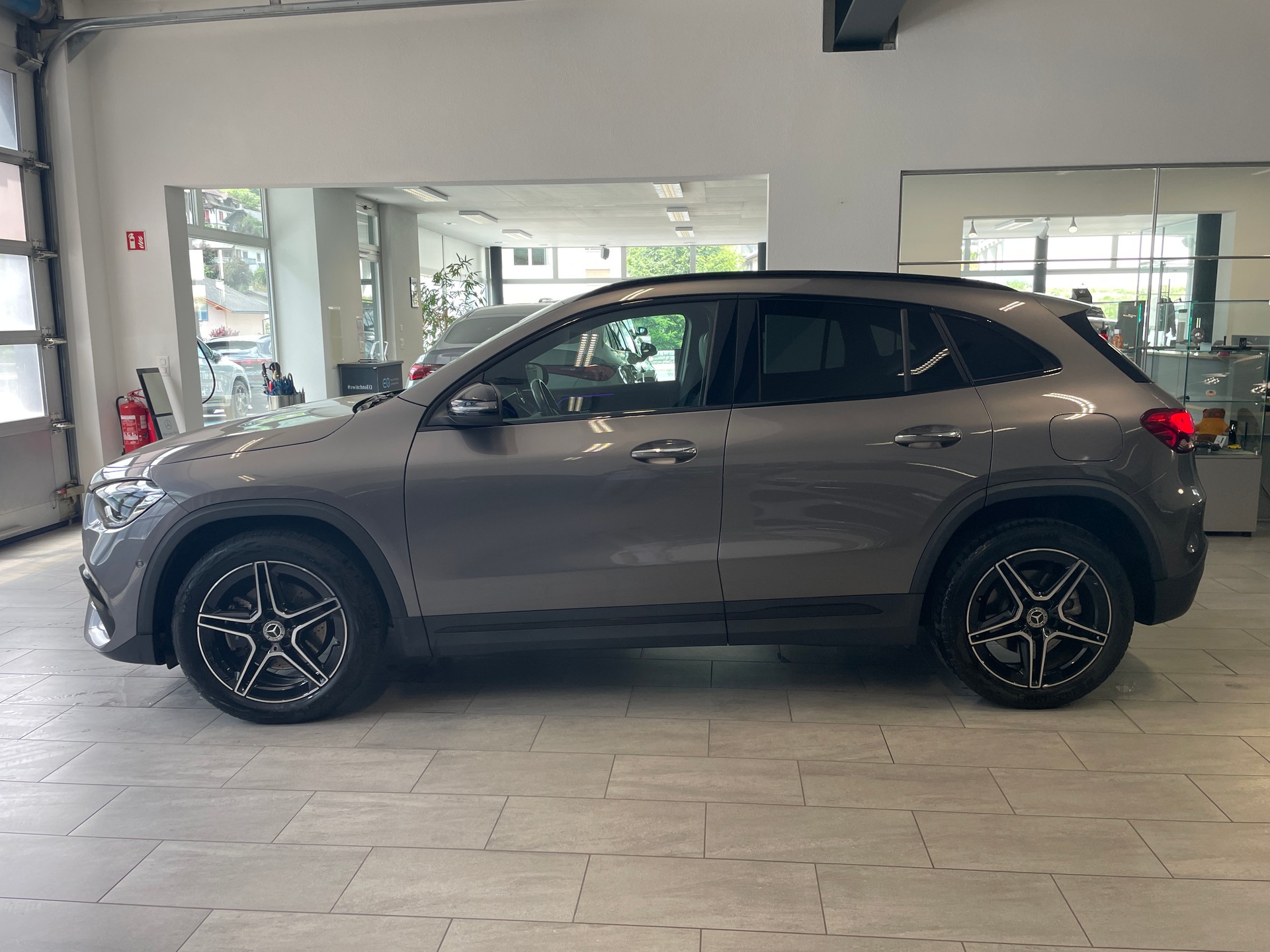 MERCEDES-BENZ GLA 250e AMG Line 8G-DCT - 4