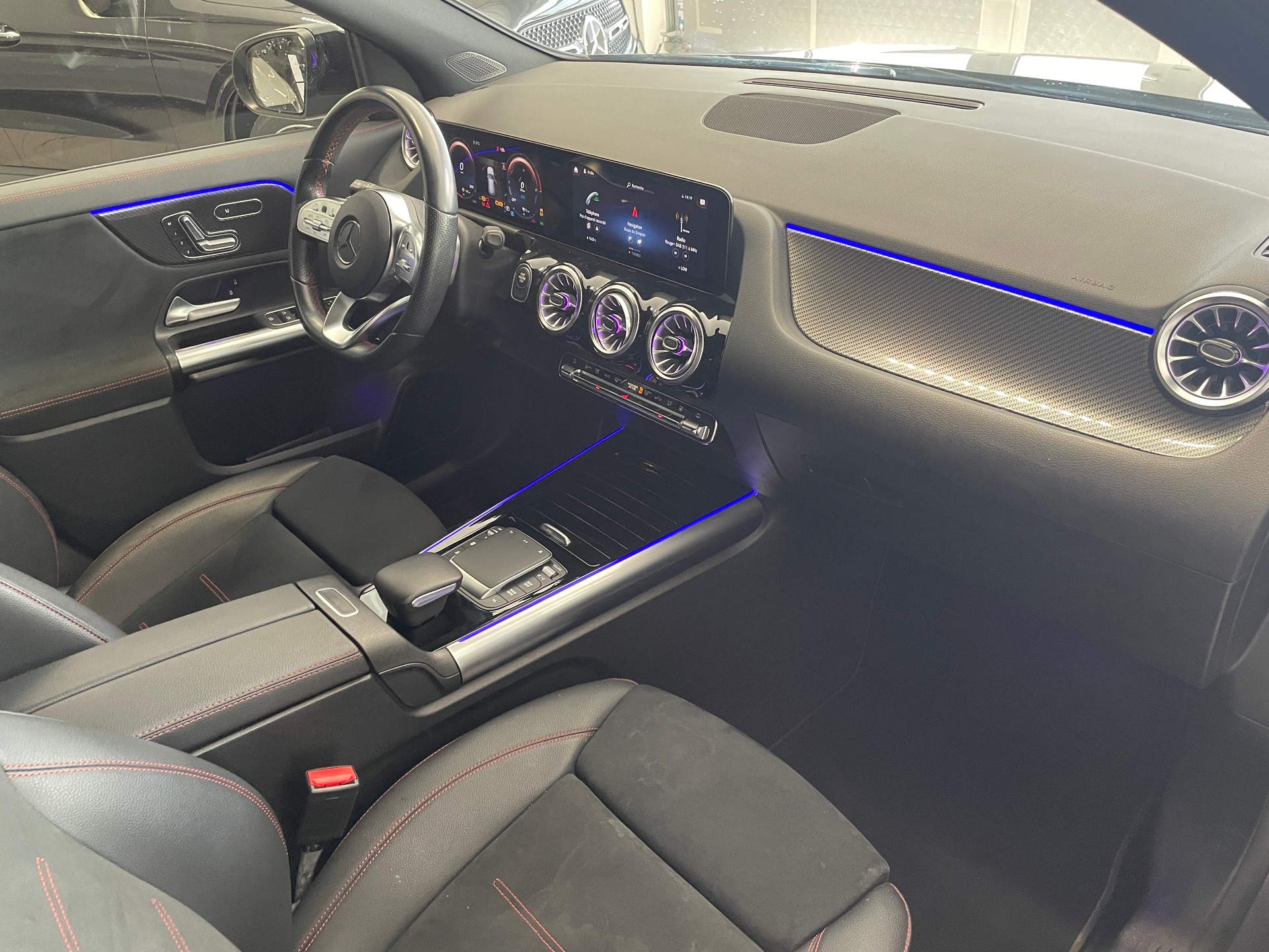 MERCEDES-BENZ GLA 250e AMG Line 8G-DCT - 22