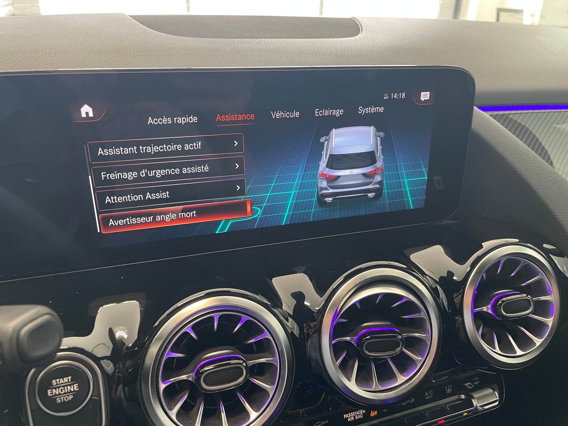 MERCEDES-BENZ GLA 250e AMG Line 8G-DCT - 19