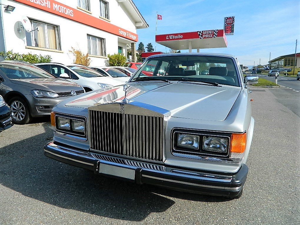 ROLLS-ROYCE Silver Spirit