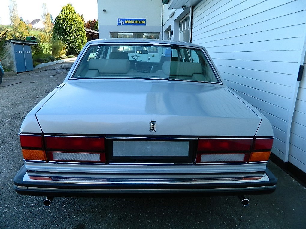 ROLLS-ROYCE Silver Spirit - 10