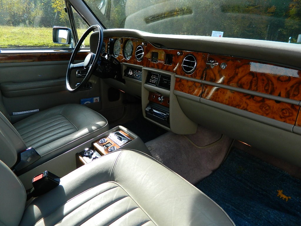 ROLLS-ROYCE Silver Spirit - 15