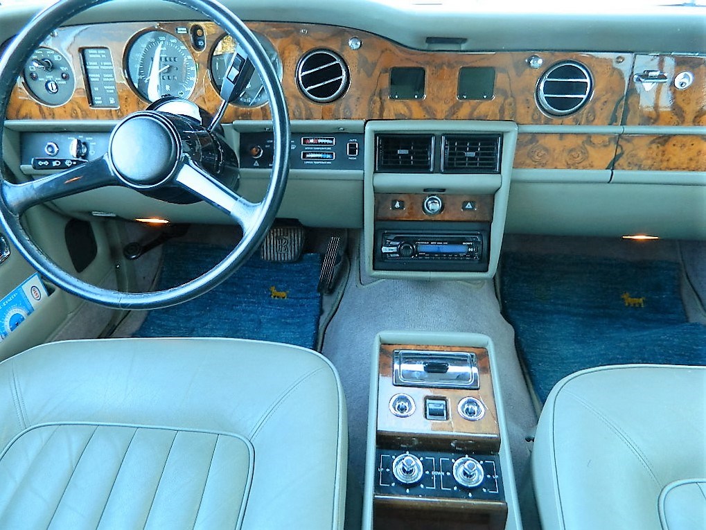 ROLLS-ROYCE Silver Spirit - 9