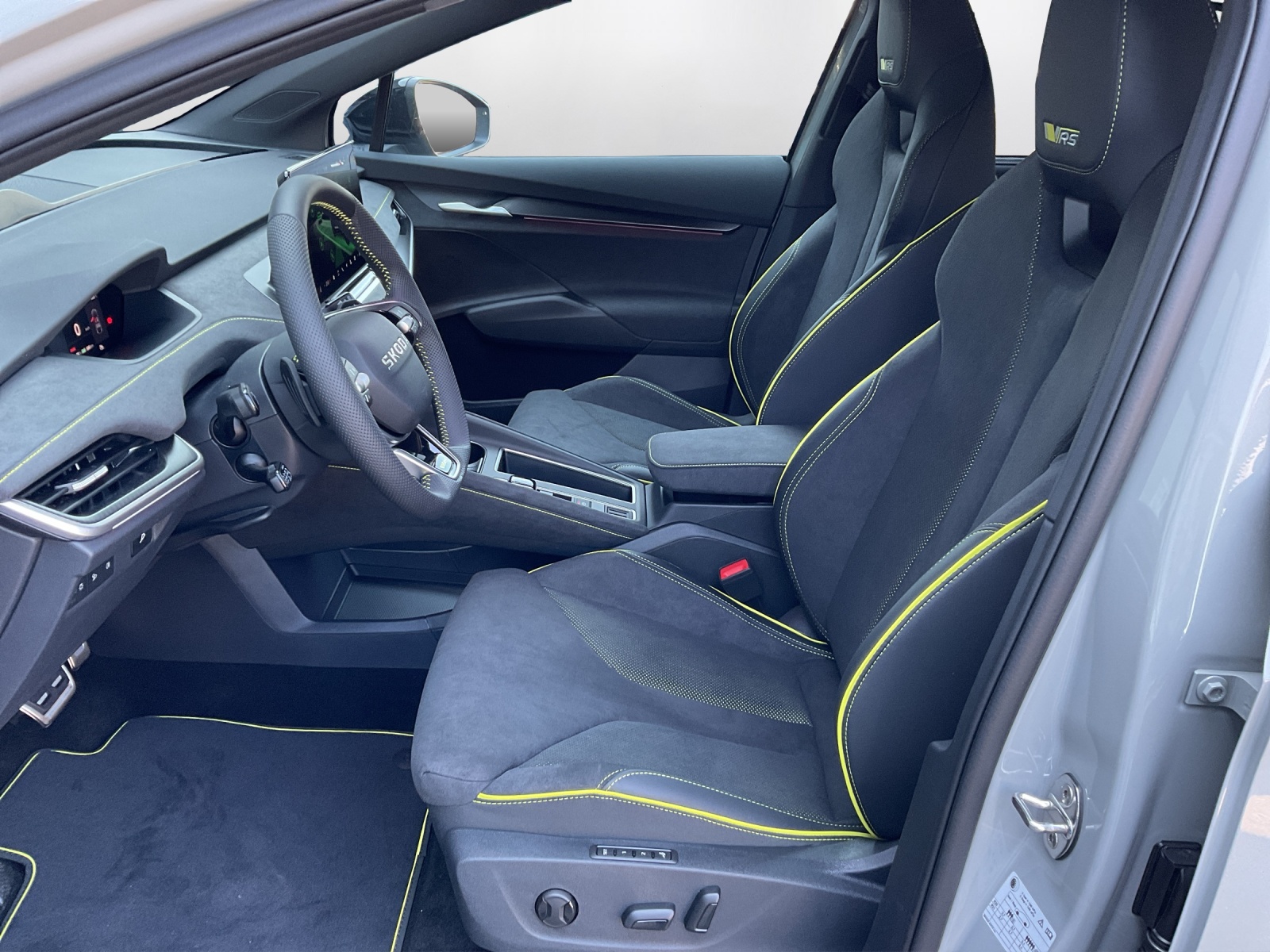 SKODA Elroq 85 RS 4x4 - 11