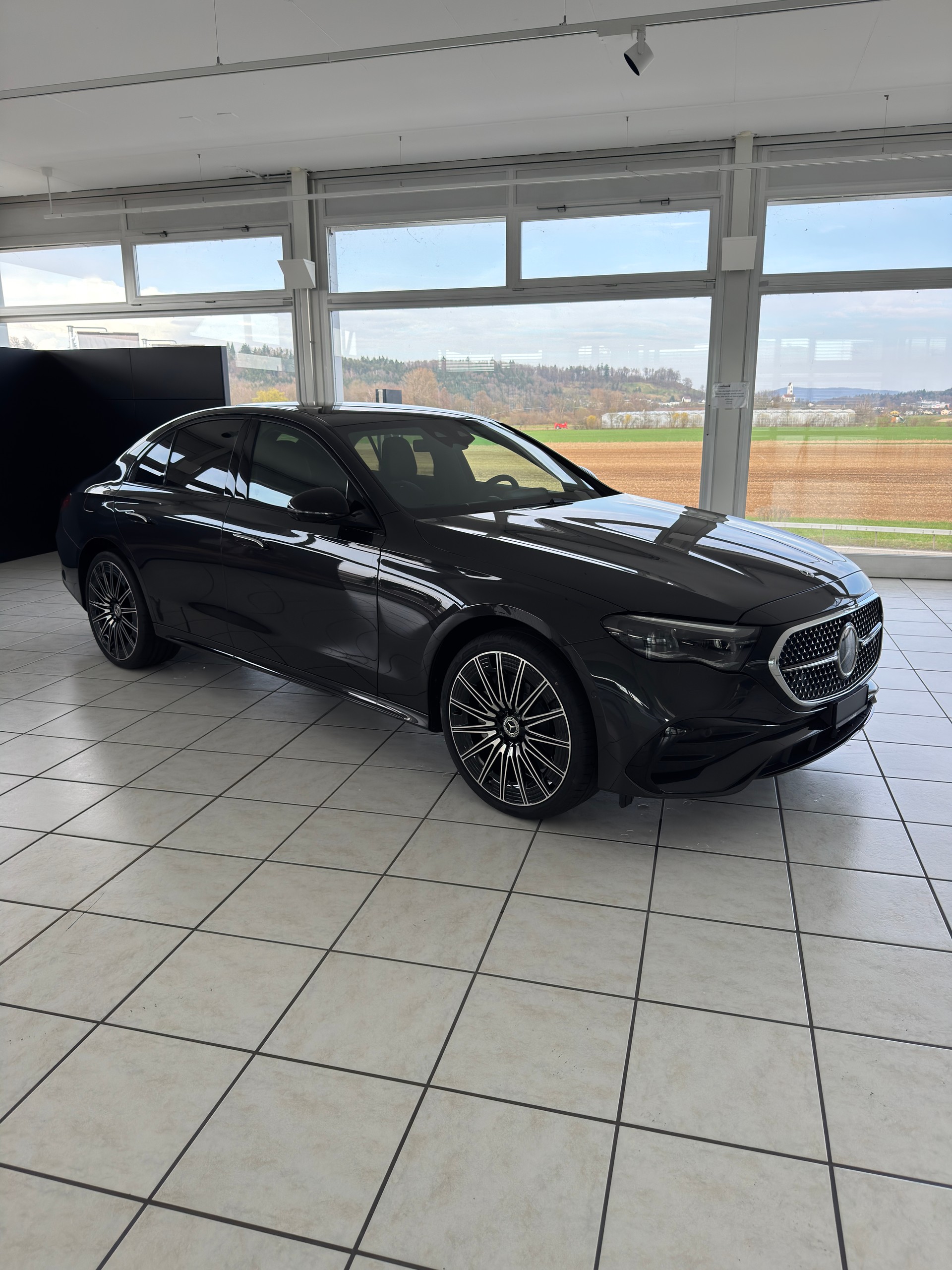 MERCEDES-BENZ E 220 d 4MATIC Limousine