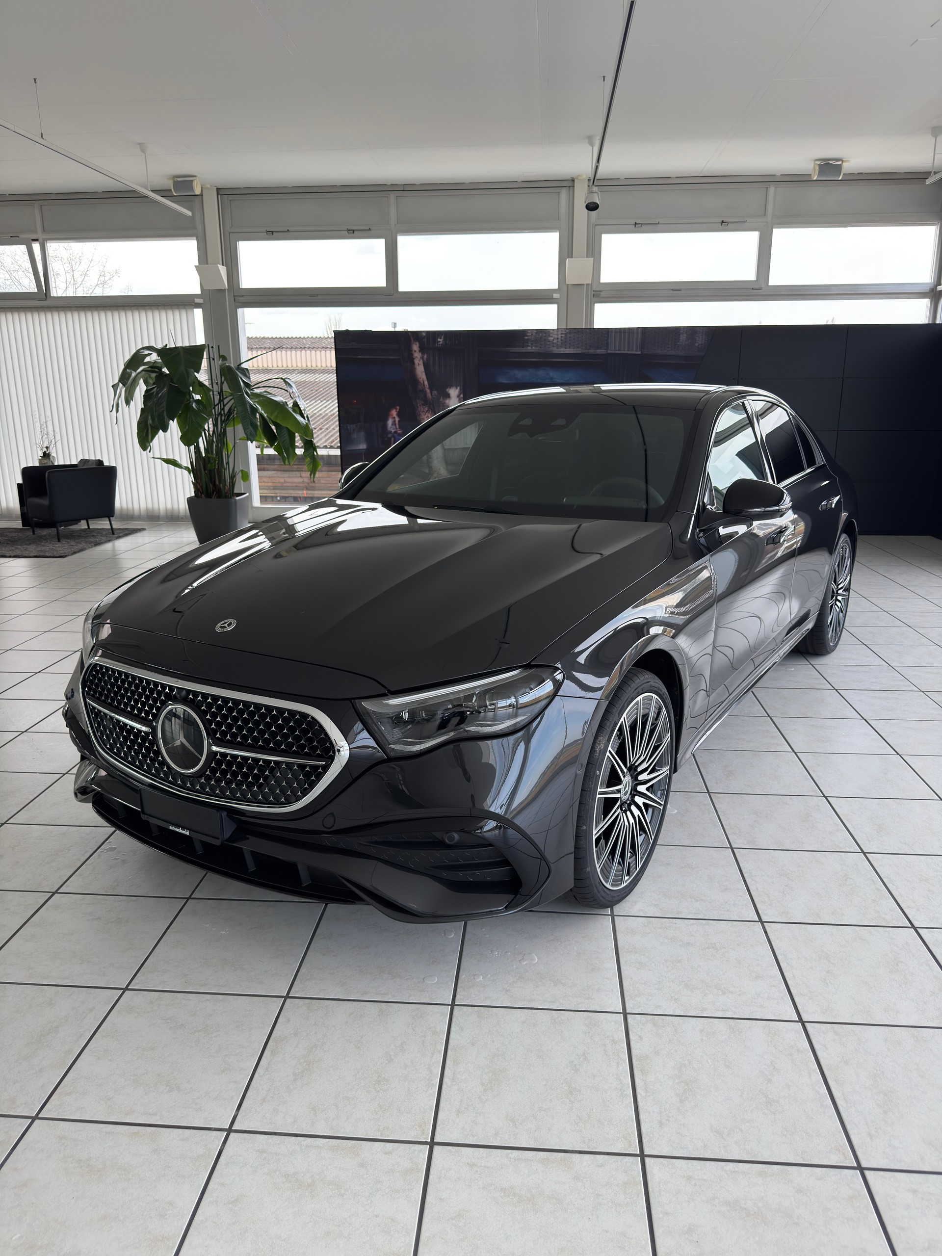 MERCEDES-BENZ E 220 d 4MATIC Limousine - 3