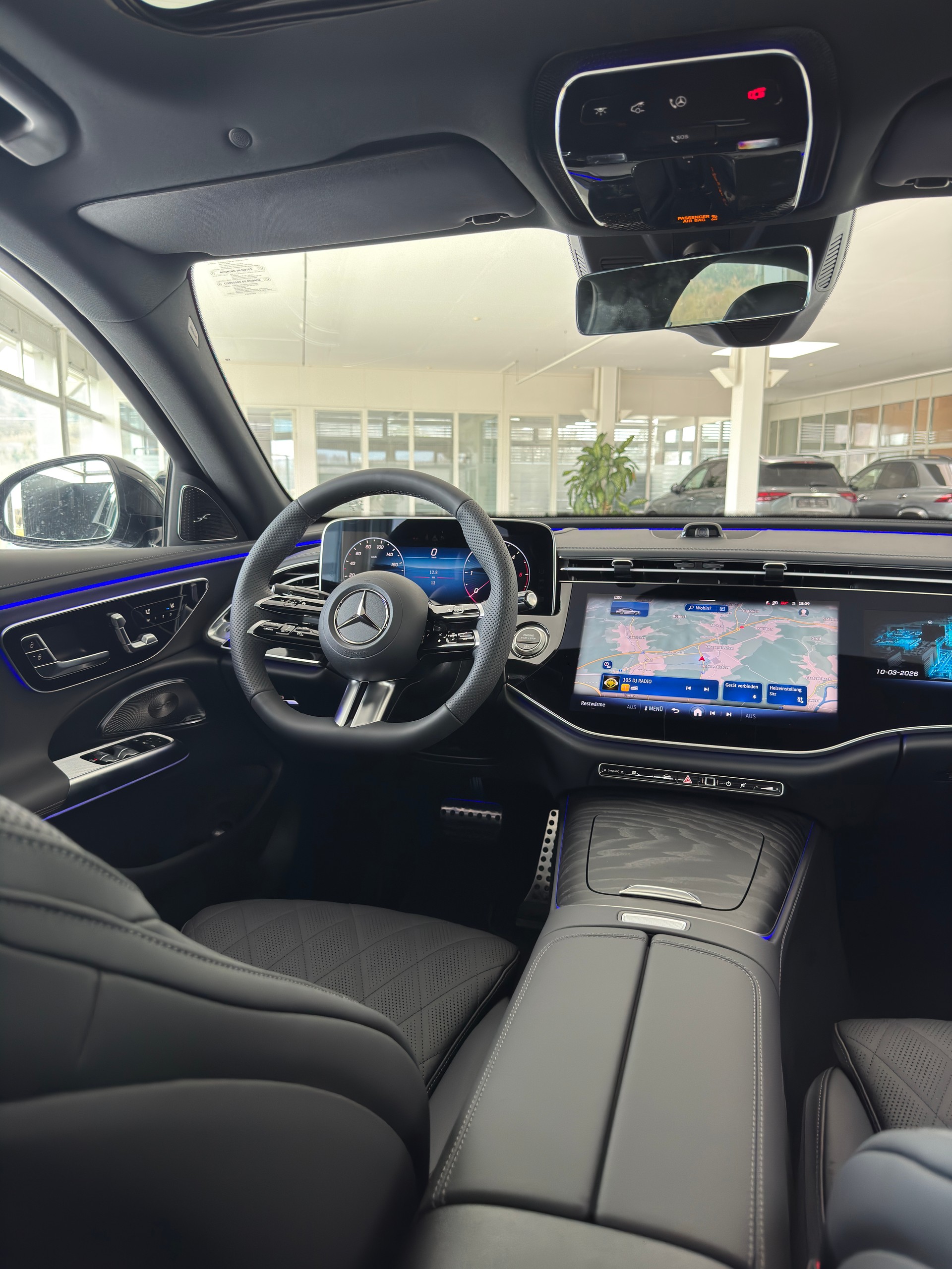 MERCEDES-BENZ E 220 d 4MATIC Limousine - 11