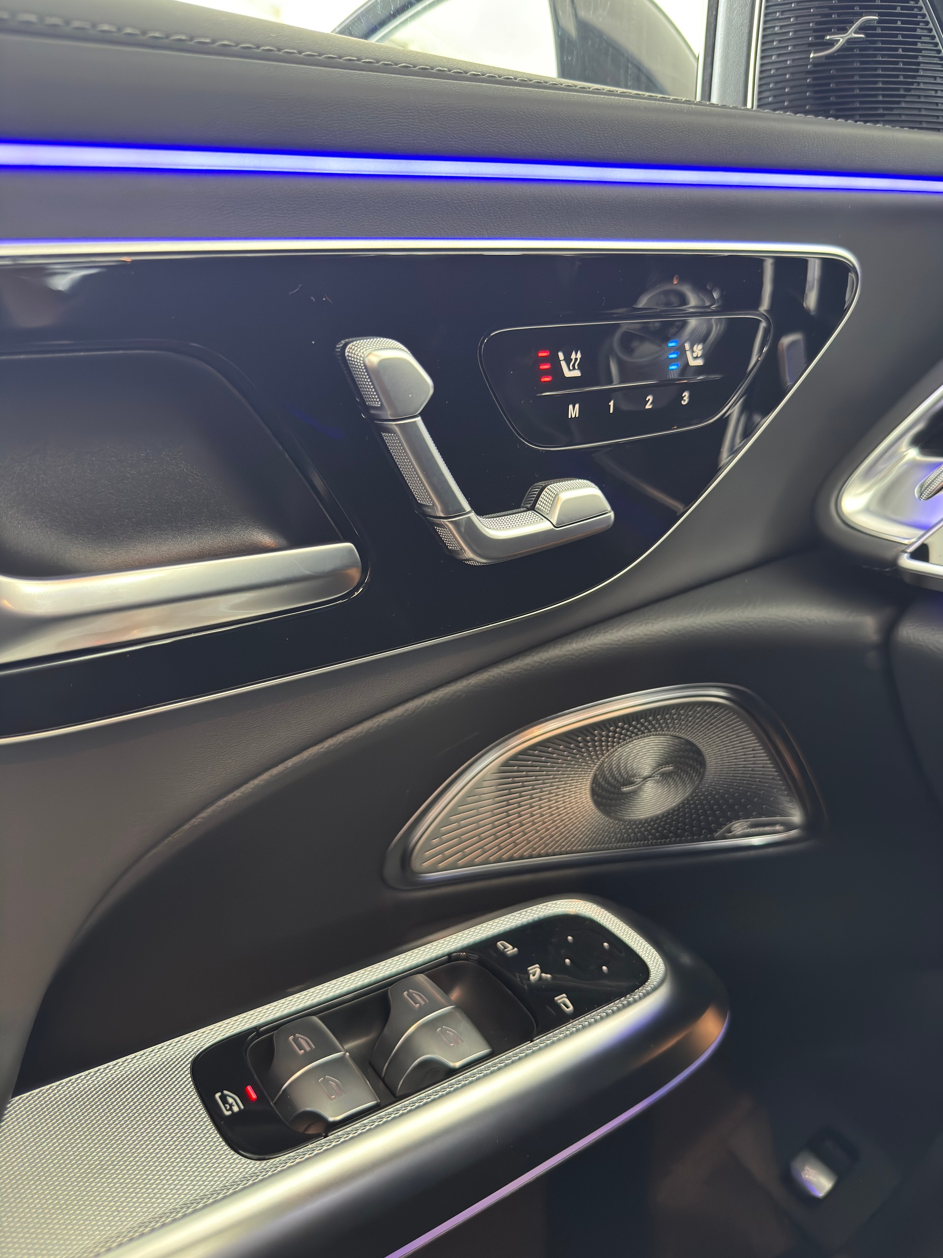 MERCEDES-BENZ E 220 d 4MATIC Limousine - 7