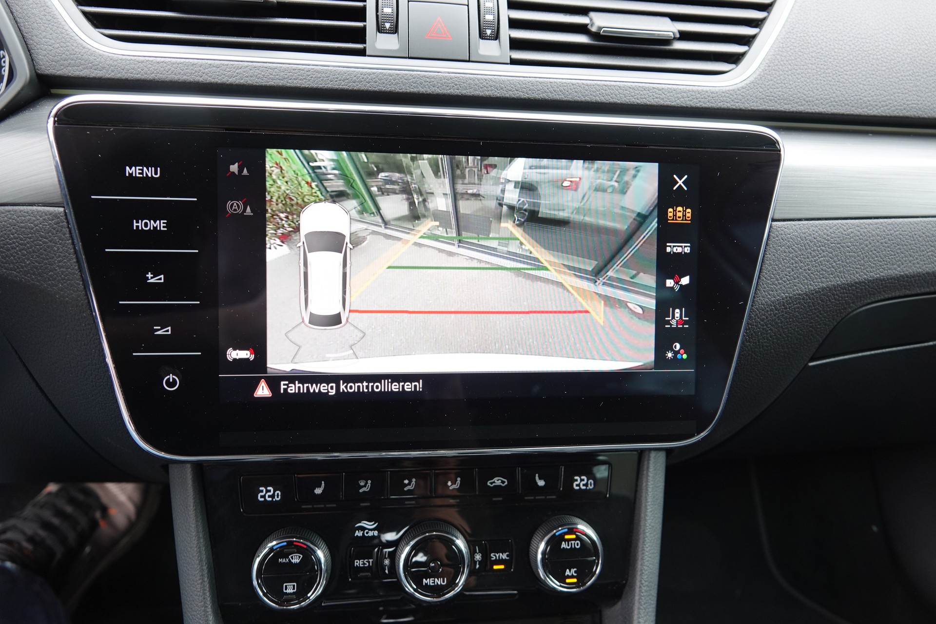 SKODA Superb Combi 1.8 TSI Style DSG - 11