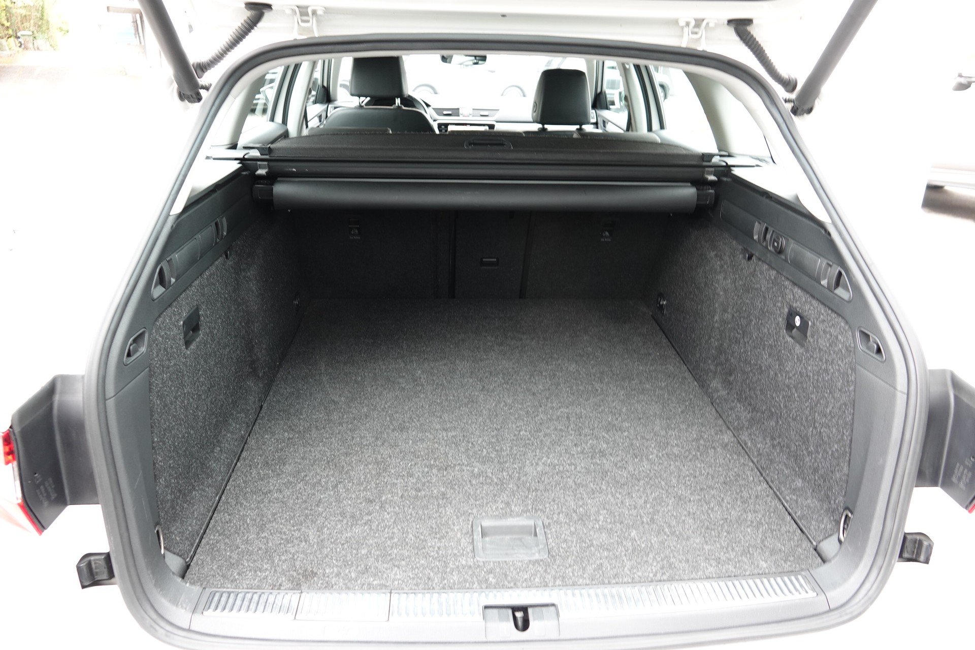SKODA Superb Combi 1.8 TSI Style DSG - 19