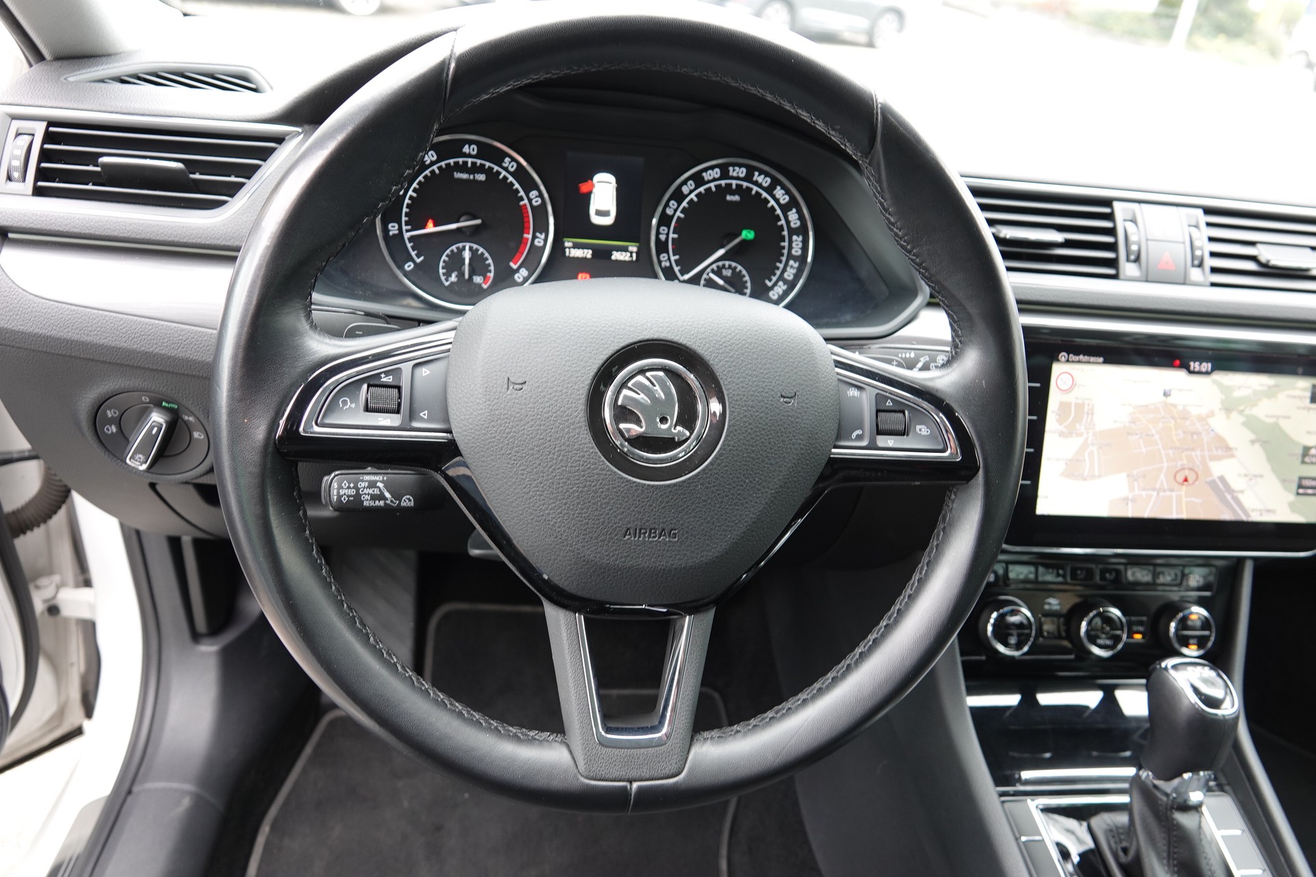 SKODA Superb Combi 1.8 TSI Style DSG - 13
