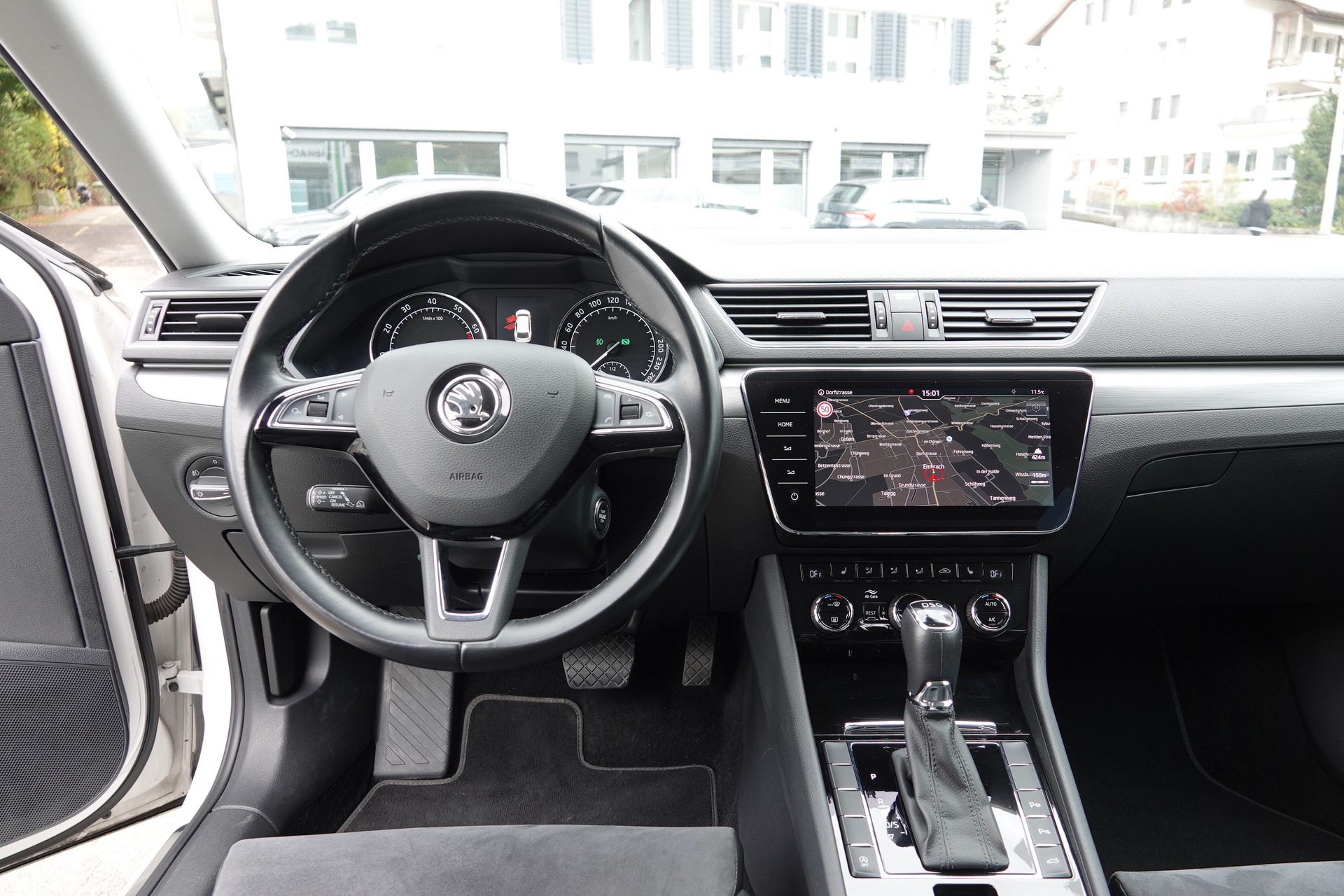 SKODA Superb Combi 1.8 TSI Style DSG - 10