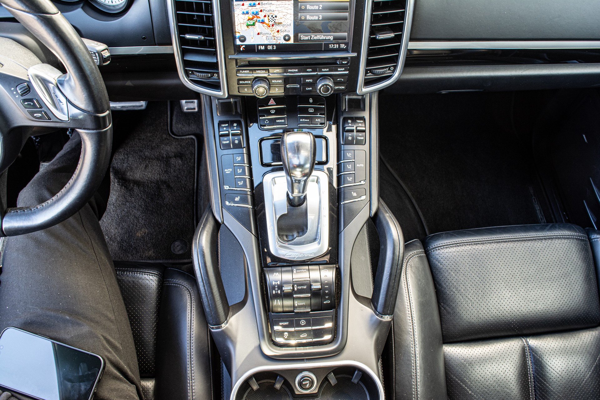 PORSCHE Cayenne S V8 - 12