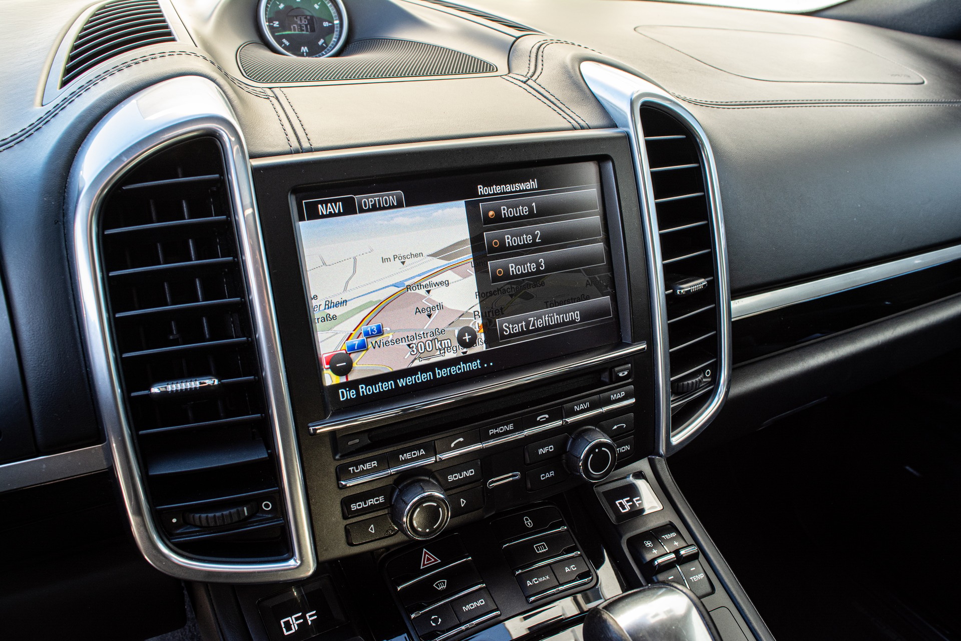 PORSCHE Cayenne S V8 - 11