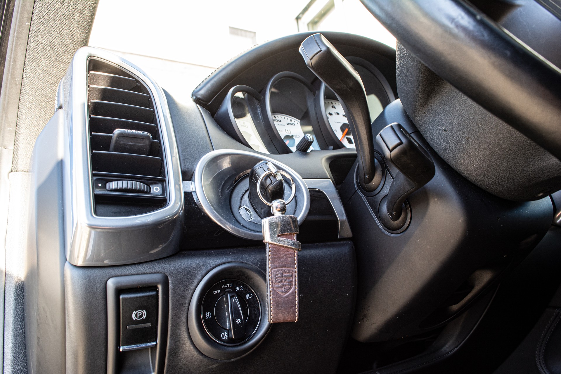PORSCHE Cayenne S V8 - 13
