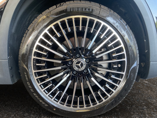 MERCEDES-BENZ EQA 300 AMG Line 4Matic - 8