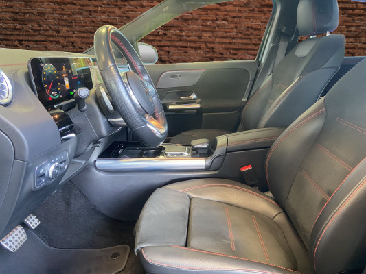 MERCEDES-BENZ EQA 300 AMG Line 4Matic - 10